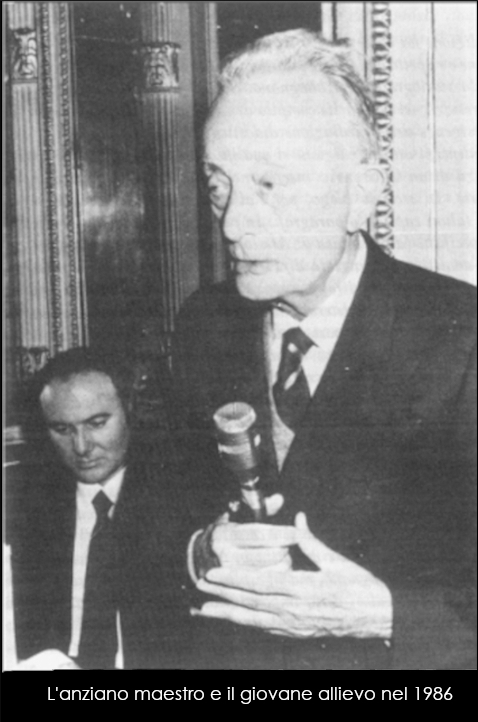 Nicola Abbagnano in
primo piano e, a sinistra, Giovanni Fornero